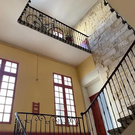 Vaste Et Bel En Plein Centre-ville De * Montpellier