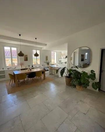 Vaste Et Bel En Plein Centre-ville De * Montpellier