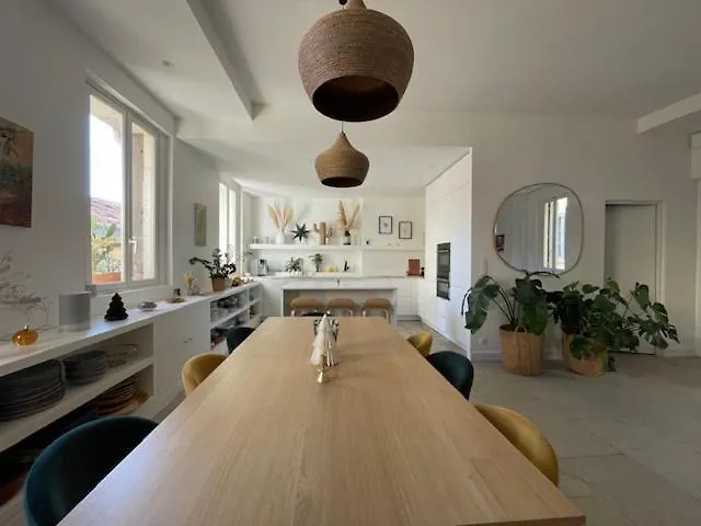 Vaste Et Bel En Plein Centre-ville De Montpellier
